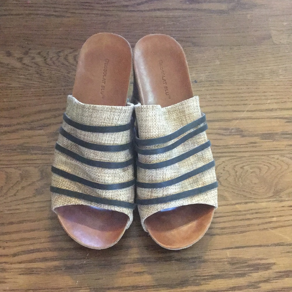 Chocolat Blu tan & black sandals